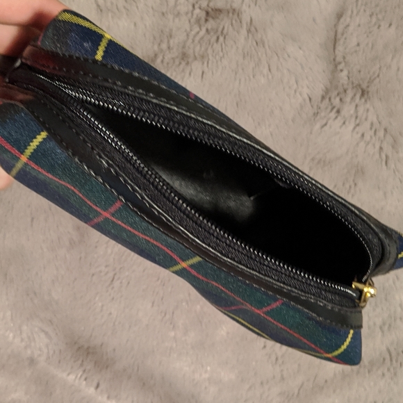 Plaid Case 💕2/$30 💕 - Picture 3 of 4